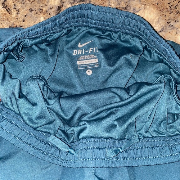 Nike Tempo Dri-FIT Running Shorts Women’s Small Dark Teal & Salmon - Picture 3 of 4
